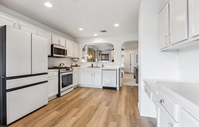 3405 Barksdale Dr in Austin, TX - Building Photo - Building Photo