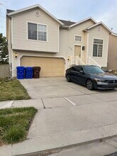 3179 E Snowy Owl Rd in Eagle Mountain, UT - Foto de edificio - Building Photo