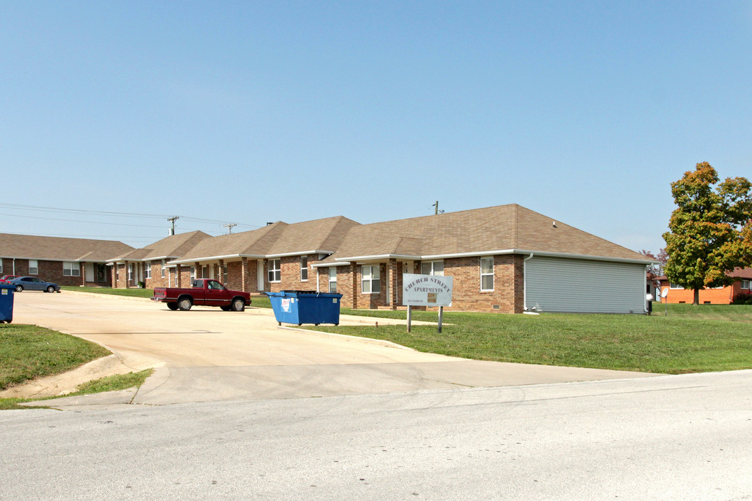 Peacock Apartments in Marshfield, MO - Building Photo