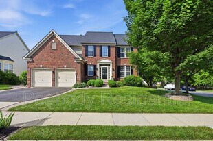 753 Bonnie Ridge Dr NE in Leesburg, VA - Building Photo