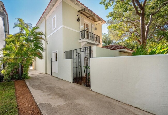 3240 Morris Ln in Miami, FL - Building Photo - Building Photo