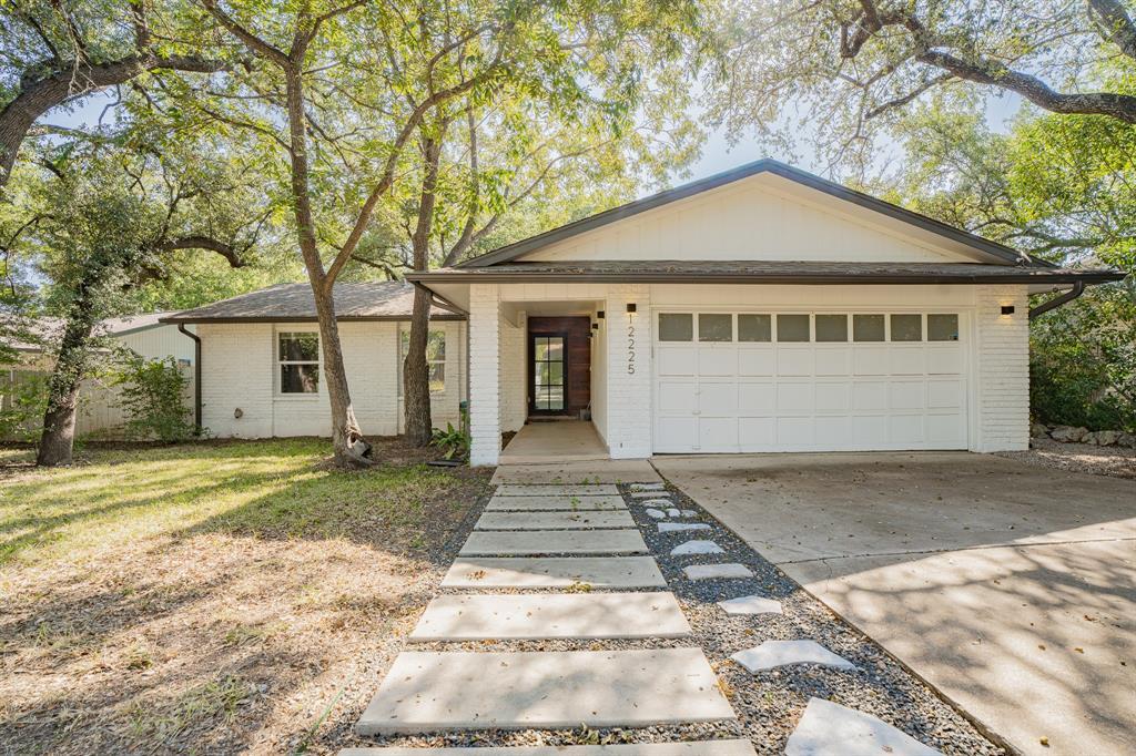 12225 Wallingstone Ln in Austin, TX - Building Photo