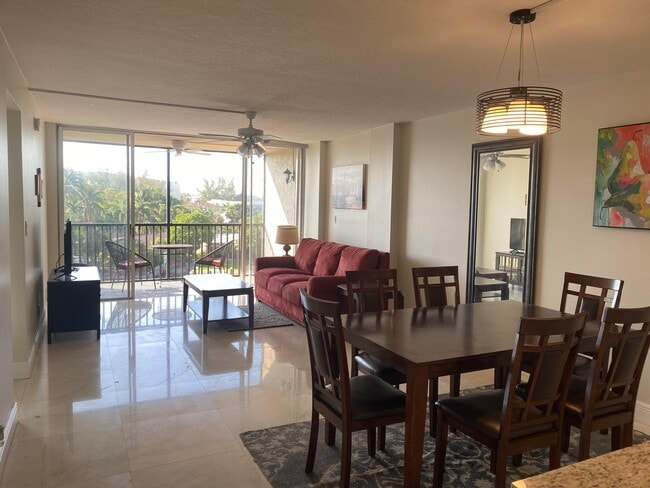 13 Royal Palm Way in Boca Raton, FL - Building Photo - Building Photo