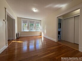 165 Park Dr, Unit 9 in Boston, MA - Building Photo