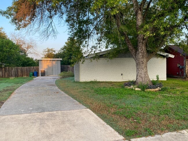 4035 Shenandale St in San Antonio, TX - Building Photo - Building Photo
