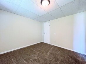 404 E 12th Ave in Hutchinson, KS - Building Photo - Building Photo