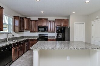 8302 Cherry Branch Dr in Ruskin, FL - Building Photo - Building Photo