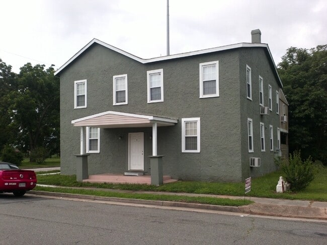 1203 Kirby St