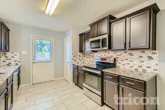 6115 Southern Vis in San Antonio, TX - Building Photo - Building Photo