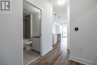 2088 James St in Burlington, ON - Building Photo - Building Photo