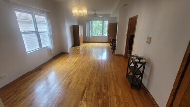 2977 N Lawndale Ave in Chicago, IL - Building Photo - Building Photo