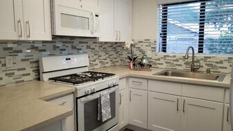 8324 Vineyard Ave, Unit B in Rancho Cucamonga, CA - Building Photo