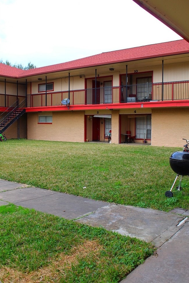 2200 S Gordon St Apartments and Nearby Alvin Apartments For Rent