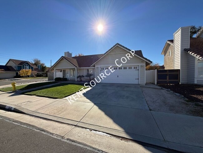 1940 Simsburry St in Palmdale, CA - Building Photo - Building Photo