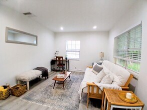 1137 NE 9th Ave in Delray Beach, FL - Building Photo - Building Photo
