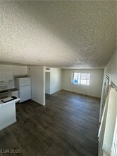 485 North Cir in Las Vegas, NV - Building Photo - Building Photo