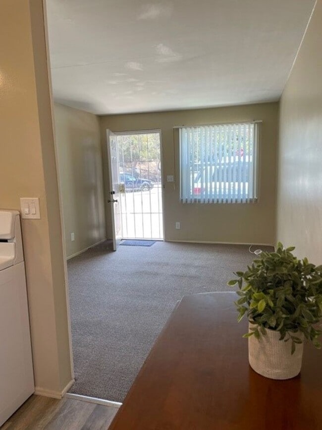 4453 W 159th St in Lawndale, CA - Building Photo - Building Photo