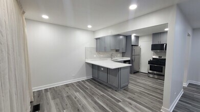 378 Sandalwood Ln in Schaumburg, IL - Building Photo - Building Photo