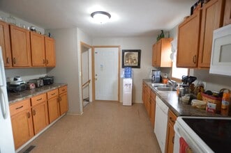 216 Lloyd St N in Aberdeen, SD - Building Photo - Building Photo