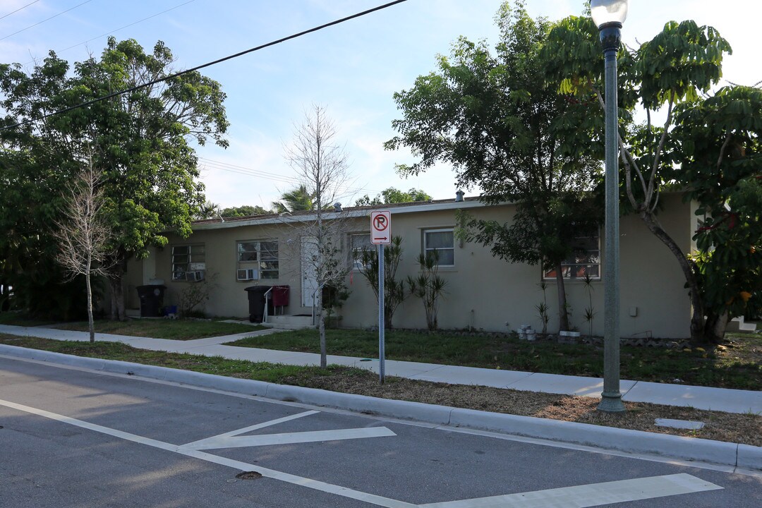 3110 Georgia Ave in West Palm Beach, FL - Building Photo