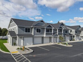 The Brix Apartments in Spokane Valley, WA - Foto de edificio - Building Photo