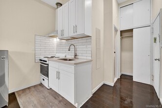 158 Willow St in Yonkers, NY - Building Photo - Building Photo