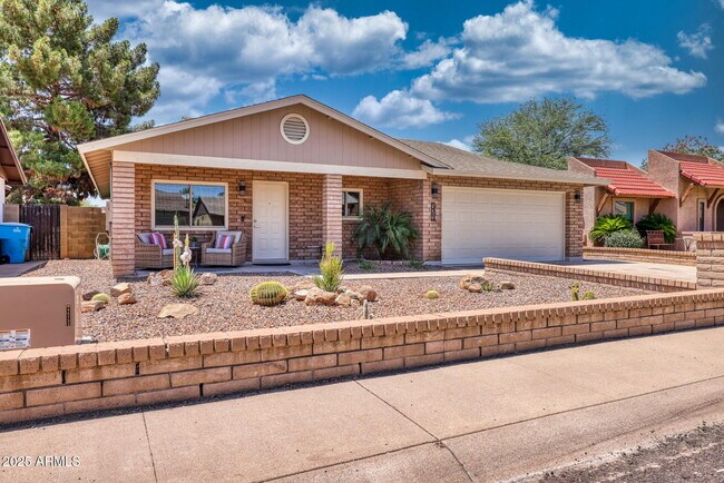 property at 521 E Oraibi Dr