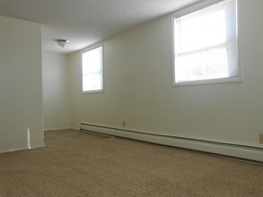 875 26th St-Unit -875-S2 in Marion, IA - Building Photo - Building Photo