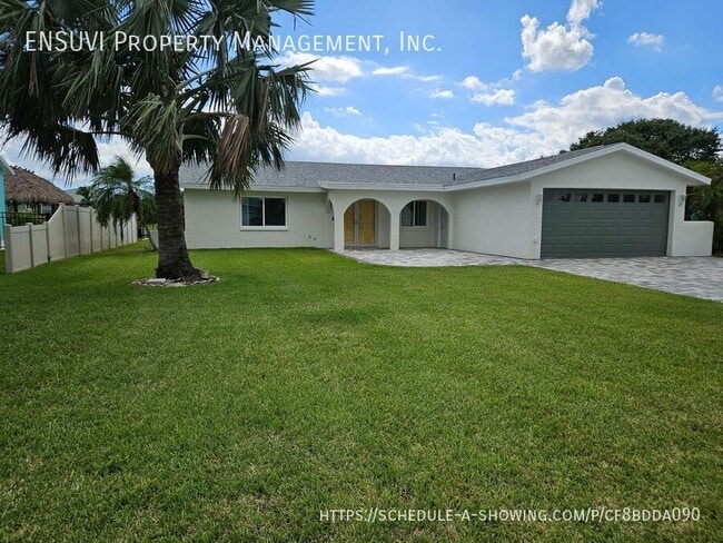 1018 Spindle Palm Way