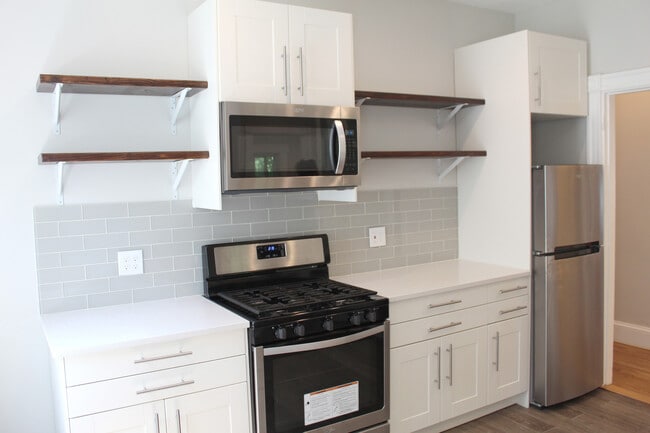 61 Wenham, Unit 2 in Boston, MA - Building Photo - Building Photo