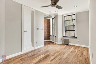 2100 2nd Ave in New York, NY - Building Photo