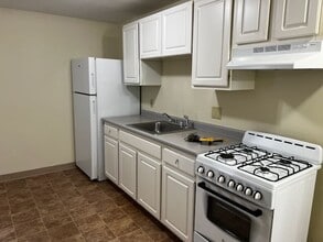 1 Adams Cir in Middleboro, MA - Building Photo - Building Photo