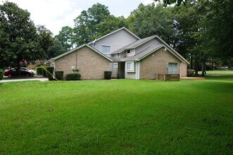 18 Dogwood Trail in Conroe, TX - Building Photo - Building Photo