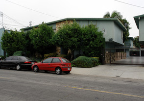 Staffrey Apt in Inglewood, CA - Building Photo