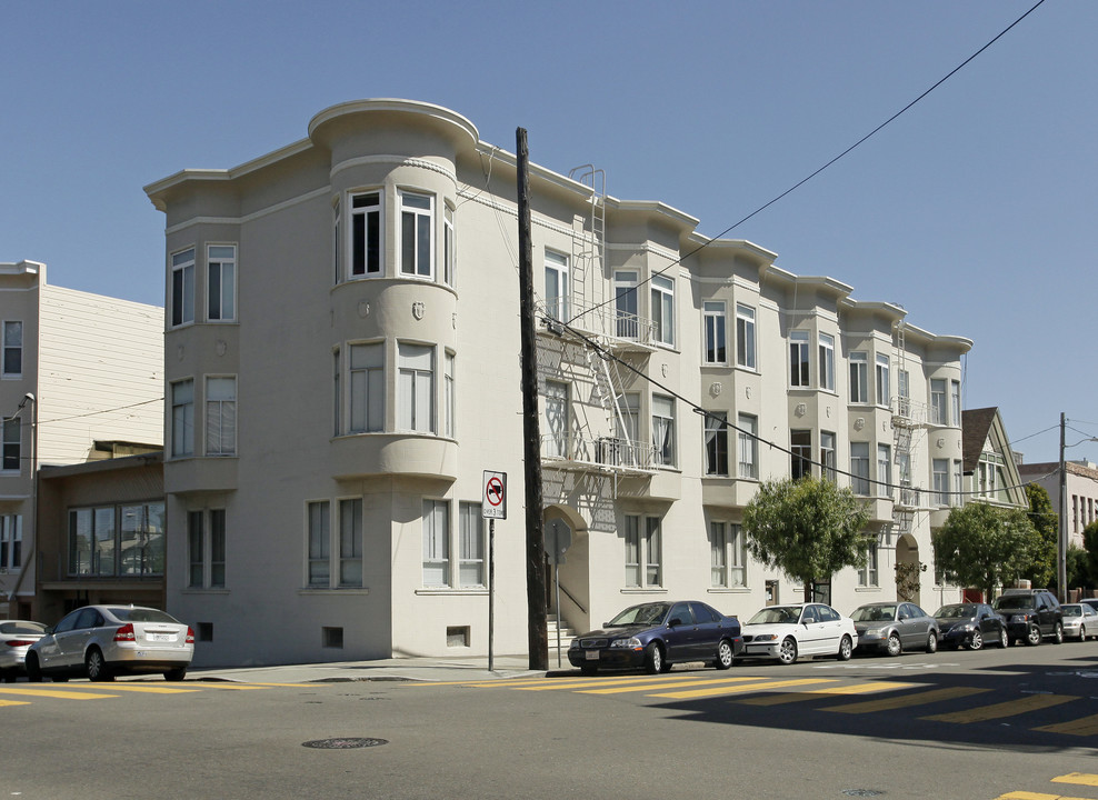 1688-1698 Green St in San Francisco, CA - Building Photo