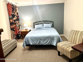 3729 Ethel Ave-Unit -B in Louisville, KY - Foto de edificio - Building Photo