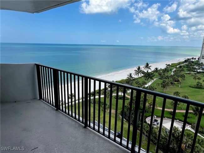 property at 4005 Gulf Shore Blvd N