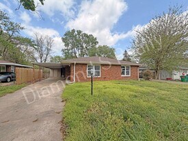 2015 E Page St in Springfield, MO - Building Photo