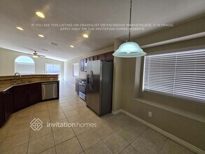 4921 Sapphire Light St in North Las Vegas, NV - Foto de edificio - Building Photo