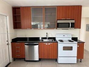 1711 Fillmore St in Hollywood, FL - Foto de edificio - Building Photo