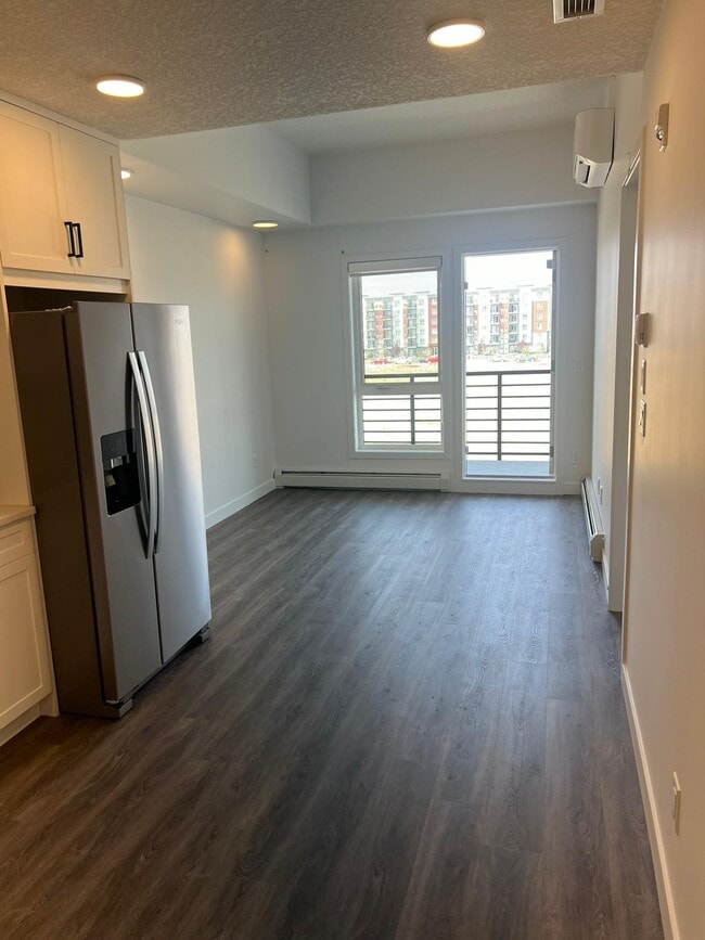 350-2350 Livingston Common NE in Calgary, AB - Building Photo - Building Photo