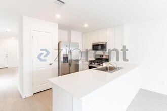 208 Skyfire St in Hutto, TX - Building Photo - Building Photo