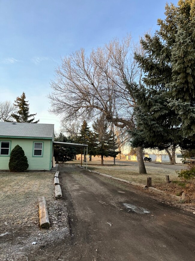 910 E 9th S in Mountain Home, ID - Building Photo - Building Photo