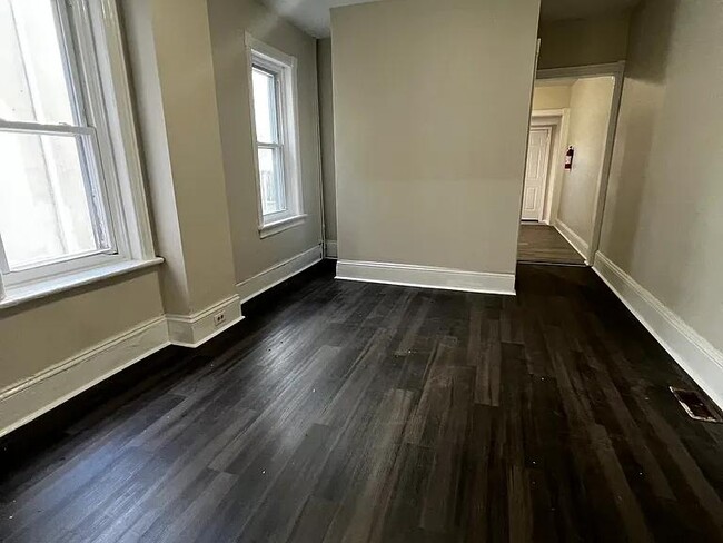 943 E State St in Trenton, NJ - Building Photo - Building Photo