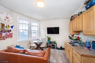 245 Lakeview Ave in Clifton, NJ - Building Photo - Building Photo