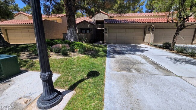 7163 Mission Hills Dr in Las Vegas, NV - Building Photo - Building Photo