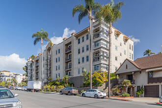 2445 Brant St in San Diego, CA - Building Photo - Primary Photo