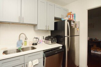 7319 N Rogers Ave in Chicago, IL - Building Photo - Building Photo
