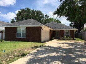 1449 Greystone Dr in Pensacola, FL - Building Photo