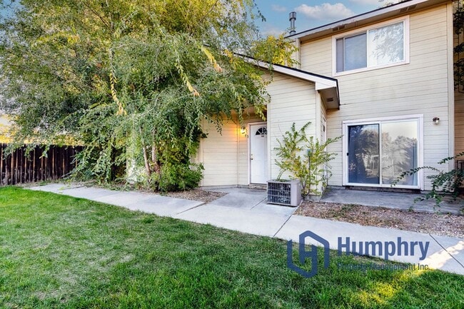 1450 W Bonneville Cir in Nampa, ID - Building Photo - Building Photo